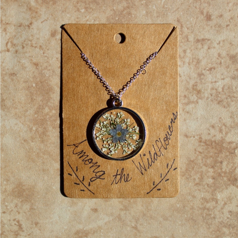 ‼️SOLD‼️BLUE FORGET-ME-NOT FLOWER & QUEEN ANNE'S LACE
